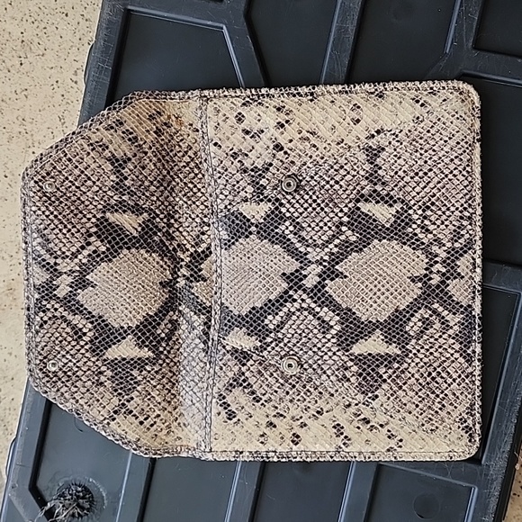 Michael Kors Python iPad Case - Picture 3 of 5
